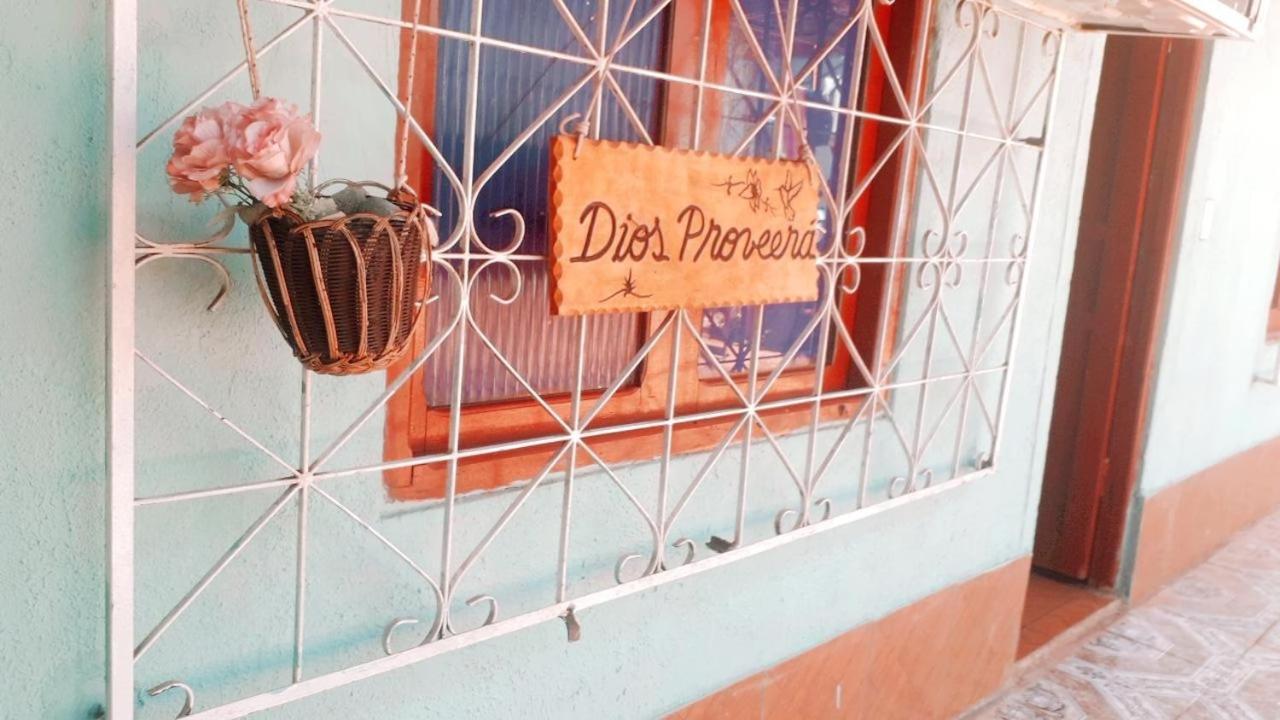 Alojamiento Picaflor Iguazu Hostel Πουέρτο Ιγκουασού Εξωτερικό φωτογραφία
