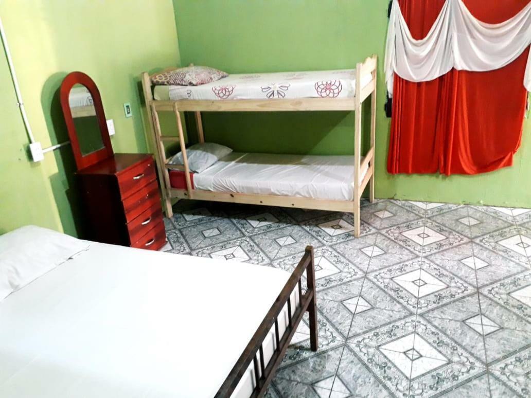 Alojamiento Picaflor Iguazu Hostel Πουέρτο Ιγκουασού Εξωτερικό φωτογραφία