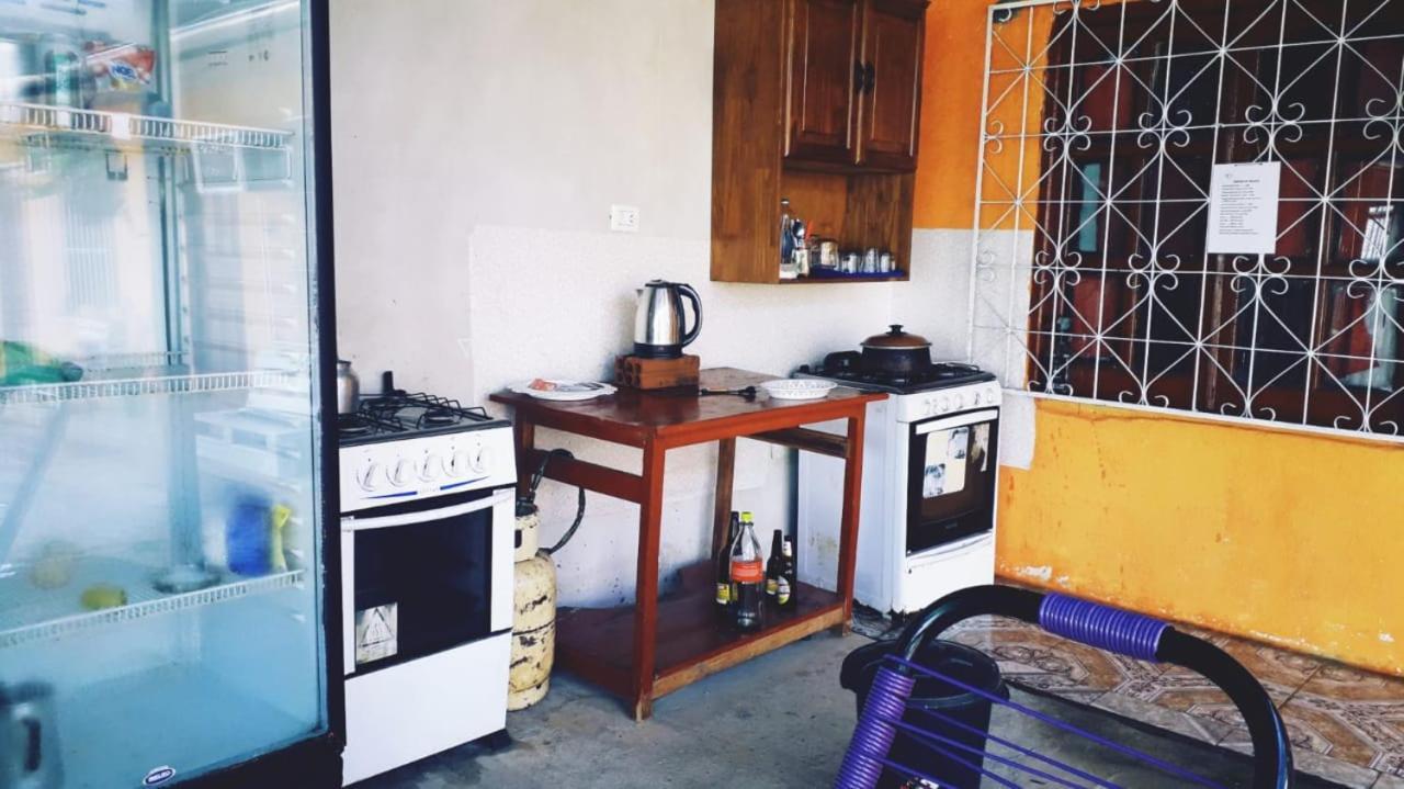 Alojamiento Picaflor Iguazu Hostel Πουέρτο Ιγκουασού Εξωτερικό φωτογραφία